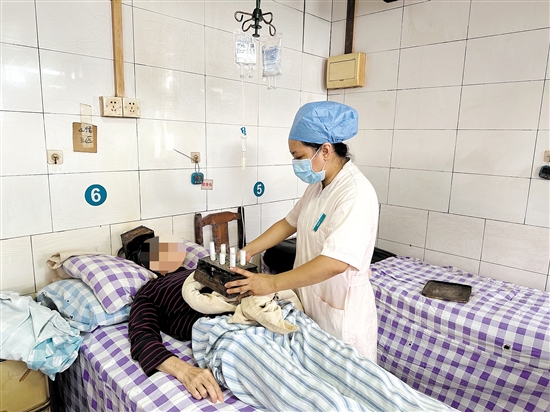 中医传统疗法有助于治疗失眠。 中医传统疗法有助于治疗失眠。