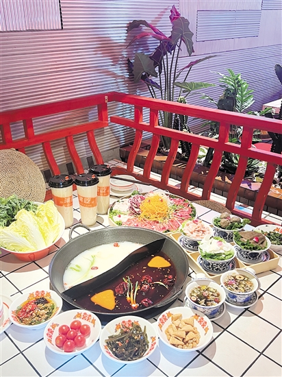 食用一顿火锅的时间最好控制在1个小时之内，次数以一周一次为宜。