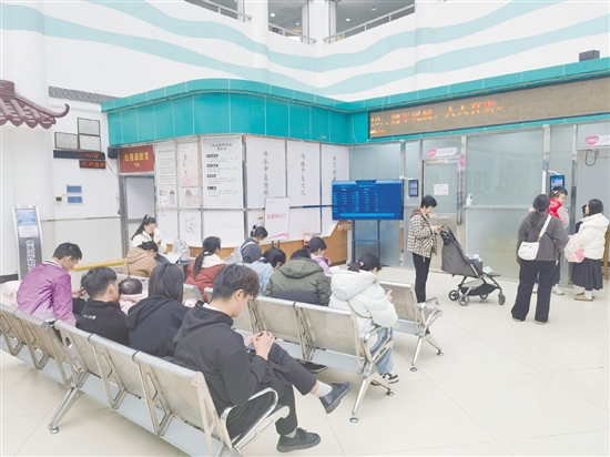 3月要注意防范流感、新冠病毒感染、诺如病毒感染性腹泻、水痘等传染病。