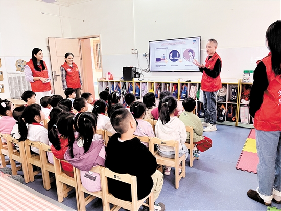 江门市中心医院构建立体化科普体系。