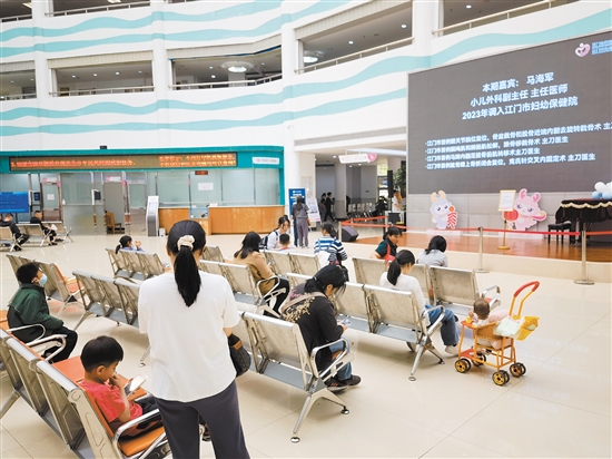 当前，流感处于季节流行期，流感病毒活跃。