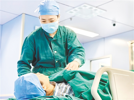 手术室副主任护师李春华