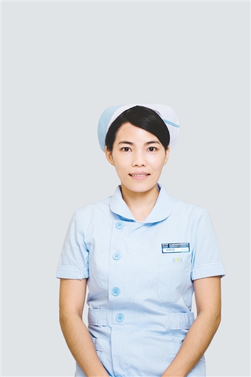 住院部护士长钟前美