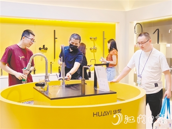 此次上海厨卫展现场，开平卫浴企业带来多款引发业界关注的代表性新品。