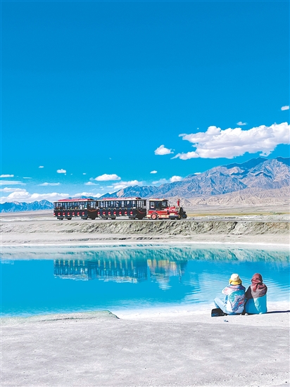 大柴旦翡翠湖。 大柴旦翡翠湖。