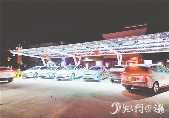 君堂侨联充电站项目填补了君堂镇新能源充电站的镇域空白。