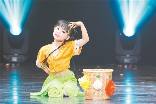 融合剧情的舞蹈表演更有感染力。 融合剧情的舞蹈表演更有感染力。