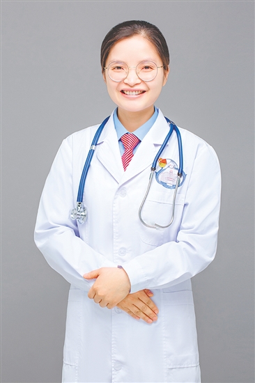 人物档案:梁金碧,肾内综合科+老年病科五区主任助理,副主任医师,从业16年,党龄18年。 人物档案:梁金碧,肾内综合科+老年病科五区主任助理,副主任医师,从业16年,党龄18年。