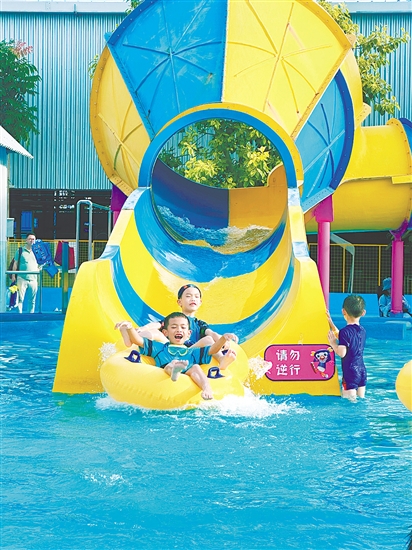 巴贝高世界·比比亲水乐园有众多玩水设施。 巴贝高世界·比比亲水乐园有众多玩水设施。