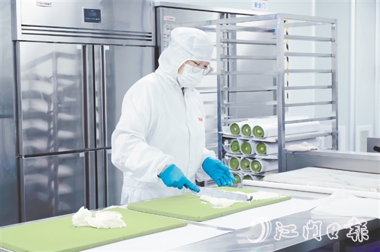 广东嘉士利食品集团有限公司成立省级研究中心,联合科研院所投入高层次人才,近三年获27项科研成果、14项专利授权。 广东嘉士利食品集团有限公司成立省级研究中心,联合科研院所投入高层次人才,近三年获27项科研成果、14项专利授权。