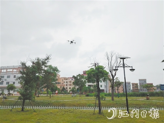 沙湖镇利用无人机做好消杀。 沙湖镇利用无人机做好消杀。