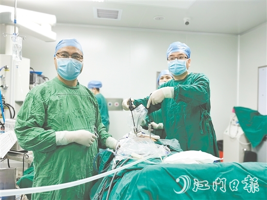 孙明(右) 孙明(右)