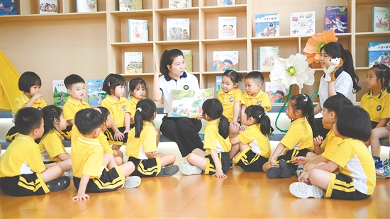 恩平“书香校园”建设成果显著，阅读氛围浓厚。