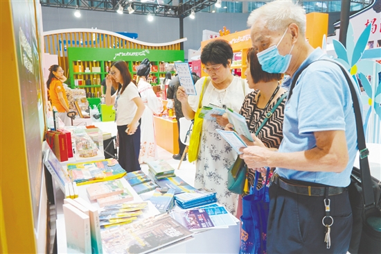 江门展馆吸引了国内外众多观展人员的目光。 江门展馆吸引了国内外众多观展人员的目光。