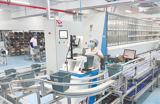 智慧煎药中心。 智慧煎药中心。