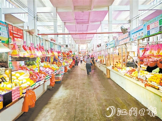 通过深入开展爱国卫生运动,江海区城乡环境变得更靓更宜居。图为整改后的乐中市场。 通过深入开展爱国卫生运动,江海区城乡环境变得更靓更宜居。图为整改后的乐中市场。