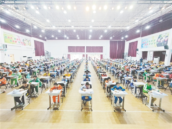 2025年第五届江门市小学生现场阅读写作大会(鹤山赛区)在鹤山市碧桂园学校举行。 2025年第五届江门市小学生现场阅读写作大会(鹤山赛区)在鹤山市碧桂园学校举行。