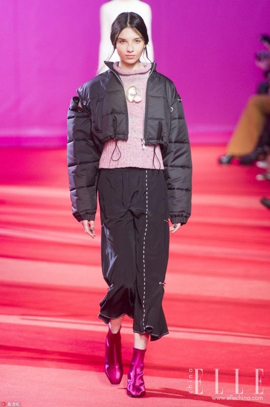 冬天也想要任性地穿裙子?没有羽绒服帮你还真不行