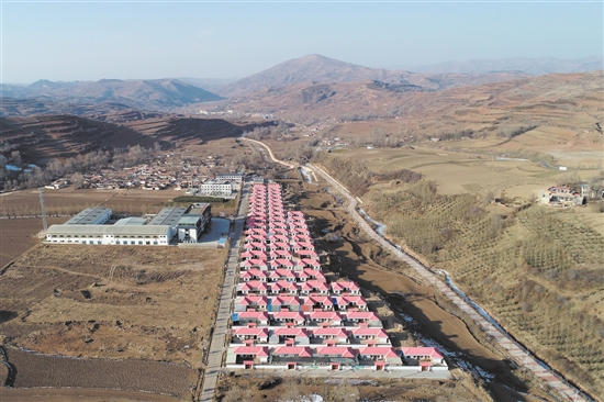 这是2月6日在甘肃省定西市渭源县元古堆村拍摄的易地扶贫搬迁点(无人