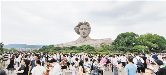 橘子洲被誉为“中国第一洲”。