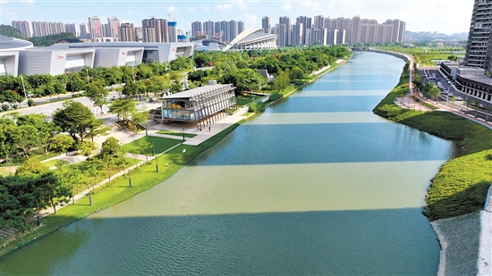 位于滨江新区段的棠下天沙河“一河两岸”碧道近2公里。
