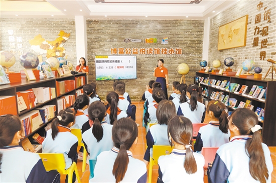 110家“无负今日”城市书房（农家书屋），让江门的城和乡都有了“诗和远方”。图为台山台城街道桂水村“无负今日”书房。