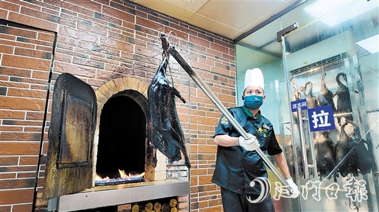 “邑家人”的黑松露烧鹅受到食客青睐。