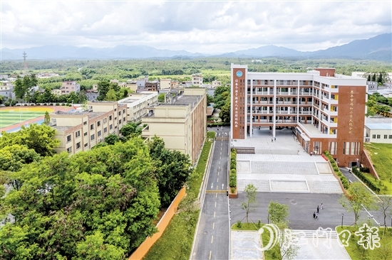 在人大代表的推动下，冯如小学大槐分校扩建工程已完工，大槐集聚区的基础配套设施进一步完善。