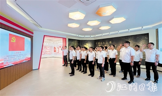 公用集团党委将党的领导融入企业发展的各个环节。