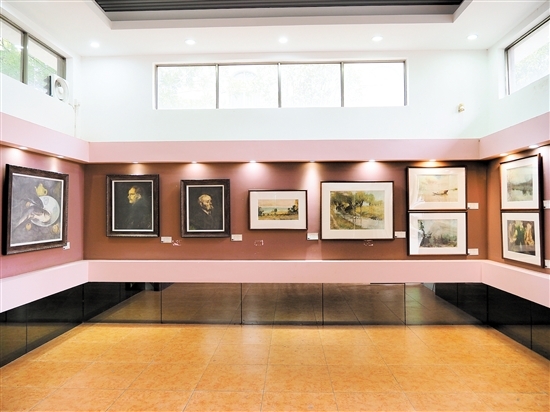 当代名画家临摹李铁夫手迹的作品在铁夫画阁展出。 当代名画家临摹李铁夫手迹的作品在铁夫画阁展出。