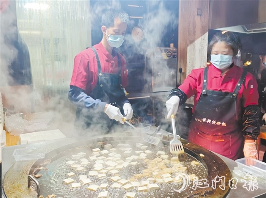 赤坎豆腐角进驻赤坎华侨古镇，深受游客喜爱。