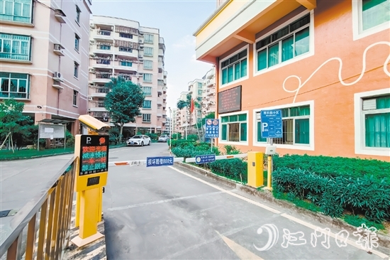 针对“停车难”等突出问题，小区党支部组织业主们多次协商，最终决定实施停车位全流通模式，月底统一按停车次数收费。