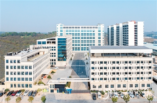 广东鑫耀水晶饰品有限公司 广东鑫耀水晶饰品有限公司