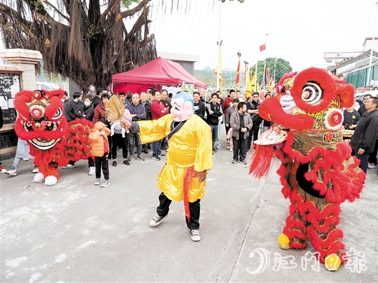 人们齐聚樟树下村，现场感受非遗民俗活动魅力。