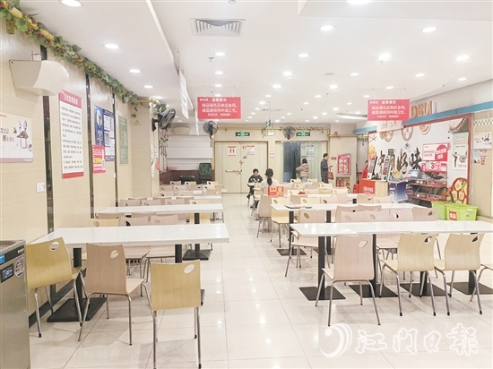 长沙街道推出“社区饭堂——暖心餐桌”项目。