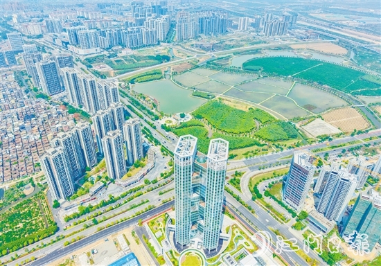 圭峰会城乘势而上，力争2025年招引项目总投资超50亿元，为新会打造现代化产业体系、推进高质量发展提供有力支撑。
