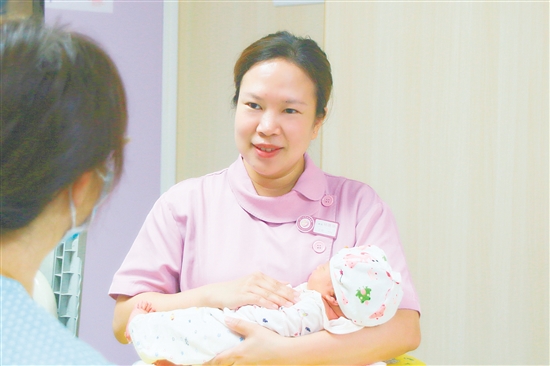 姓名：杨倩华