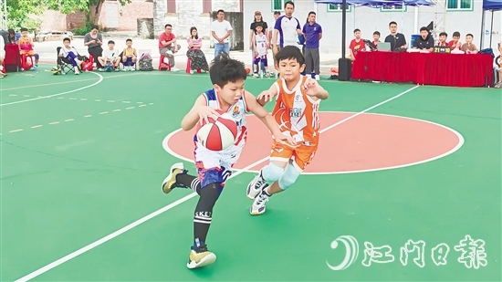 比赛现场上演精彩对决。