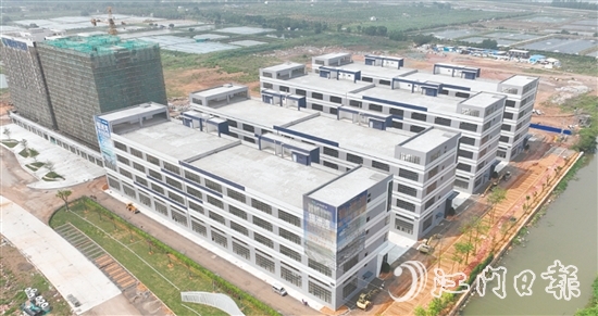 位于三江镇中心的银洲湾电子信息产业园(在建)重点打造新一代电子信息产业发展平台。 位于三江镇中心的银洲湾电子信息产业园(在建)重点打造新一代电子信息产业发展平台。