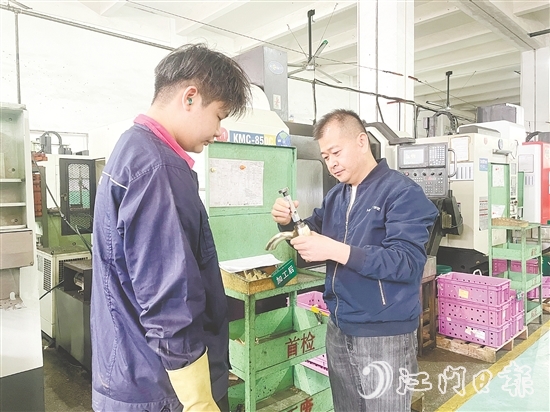 华艺卫浴通过建立劳模创新工作室，将劳模精神转化为具体的人才培养机制。