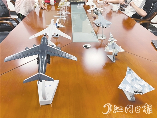 这批飞机模型采用锌合金材质,利用压力铸造技术制造,属于市面上较为高端的模型。 这批飞机模型采用锌合金材质,利用压力铸造技术制造,属于市面上较为高端的模型。