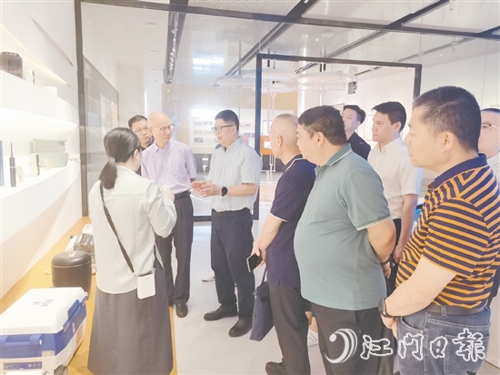 4月,新会区政协经济和资源环境委员会赴顺德广东工业设计城开展生产性服务业专题调研。 4月,新会区政协经济和资源环境委员会赴顺德广东工业设计城开展生产性服务业专题调研。