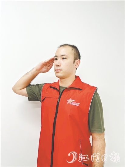 曾焕鸿用315小时的志愿服务时长，在基层一线写下了退役军人的担当。