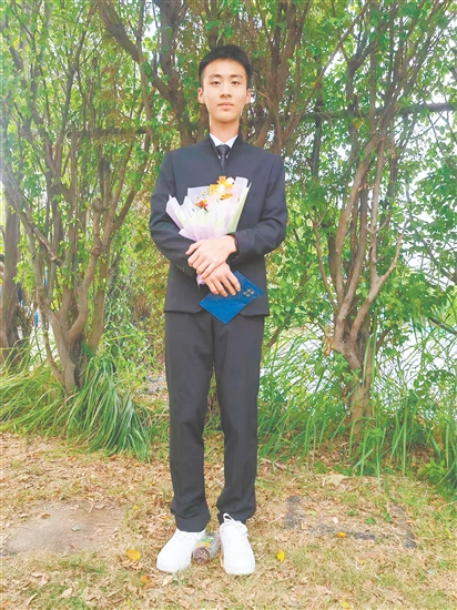 武警警官学院郭宇涵