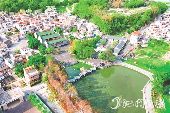 中铁广州局支持来苏村建成八斗桥、游客驿站等基础设施。图为来苏村新貌。