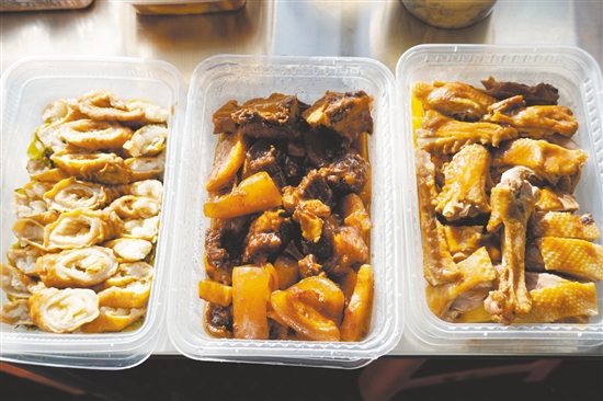 外摆菜品丰富。