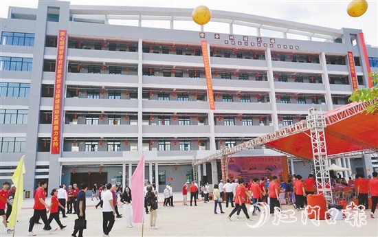 崭新的台山排球运动学校综合训练大楼将助力培养更多排球人才。