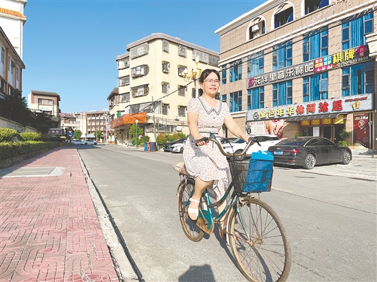 钟小英。 钟小英。