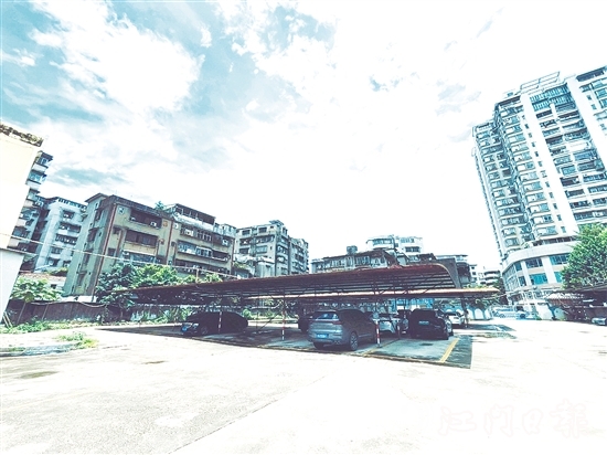 会城街道文体服务中心侧地块现状。 会城街道文体服务中心侧地块现状。