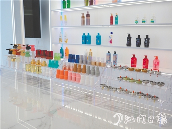 新厂房建成后，将有助于企业进一步拓展市场。